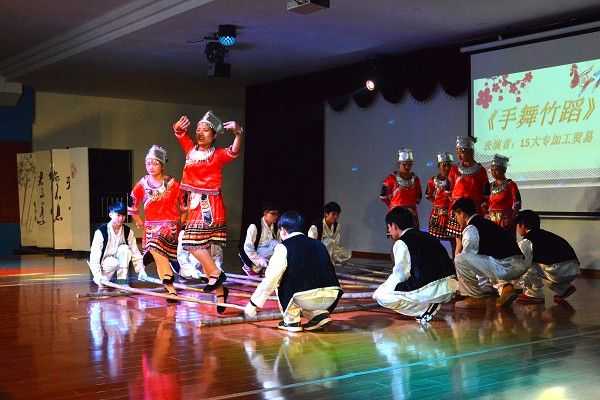 江西婺源茶業職業學院：迎新年晚會慶元旦