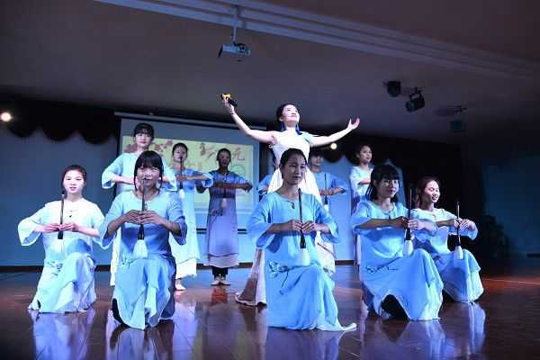 江西婺源茶業職業學院：迎新年晚會慶元旦