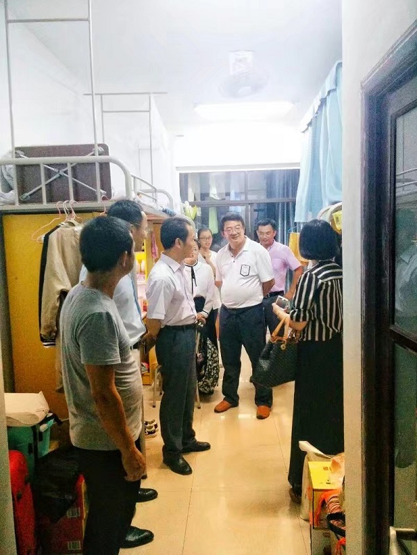 江西農業大學許斌華副院長攜學工處領導蒞臨我院指導工作