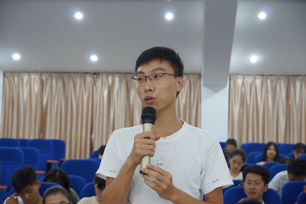 江西農業大學許斌華副院長攜學工處領導蒞臨我院指導工作
