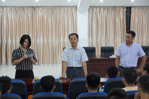 江西農業大學許斌華副院長攜學工處領導蒞臨我院指導工作