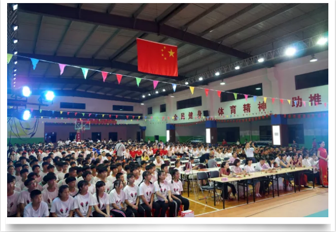江西婺源茶業(yè)職業(yè)學(xué)院“不忘初心跟黨走”合唱比賽圓滿(mǎn)落幕