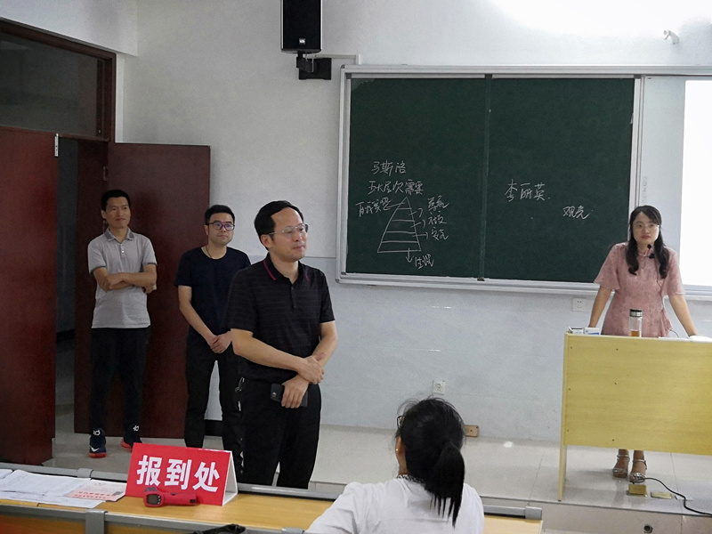 江西婺源茶業職業學院首批高職擴招新生入校報到參加線下教學