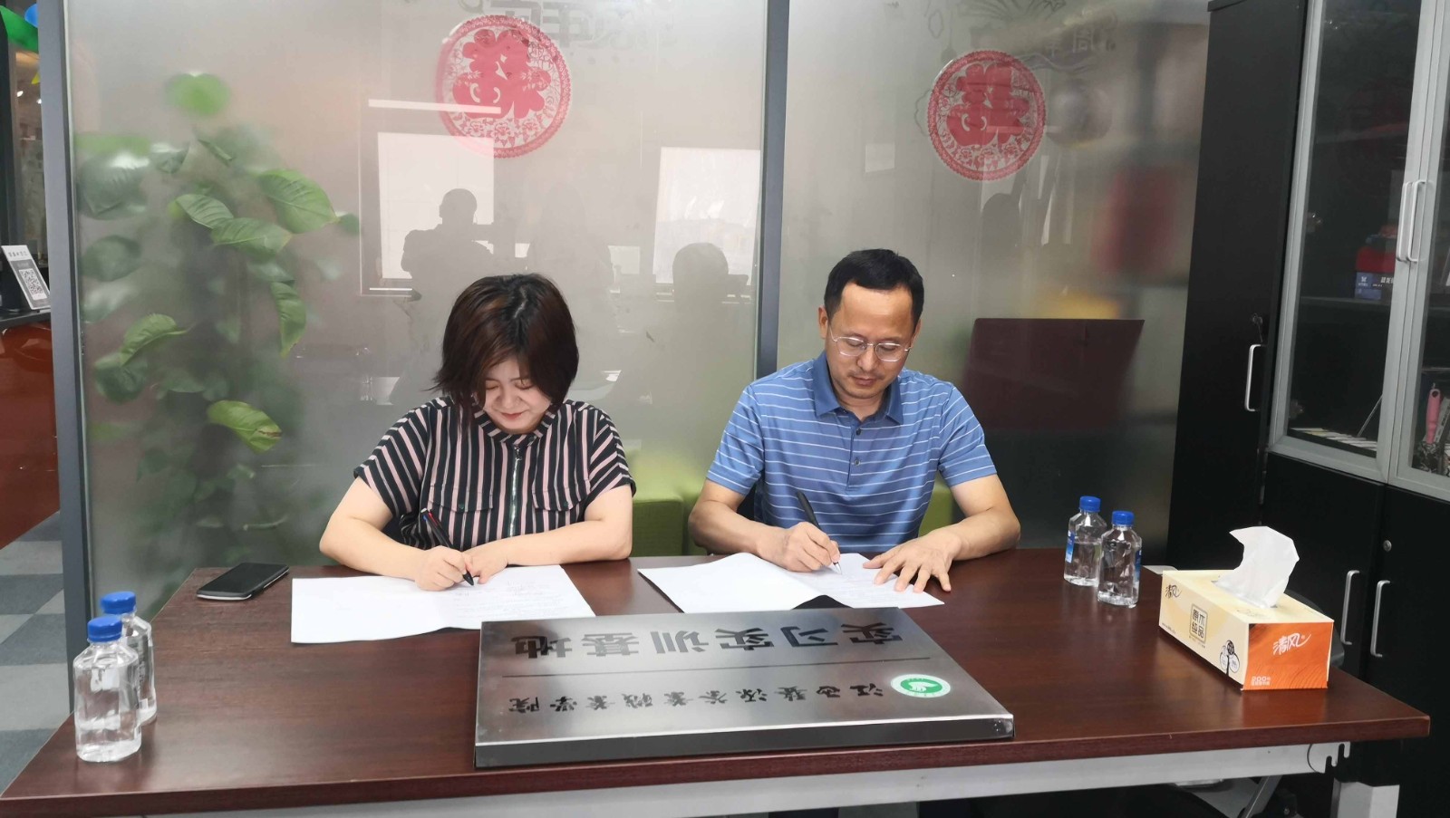 汪漢新書記帶隊(duì)江西婺源茶業(yè)職業(yè)學(xué)院校領(lǐng)導(dǎo)集中走訪企業(yè)