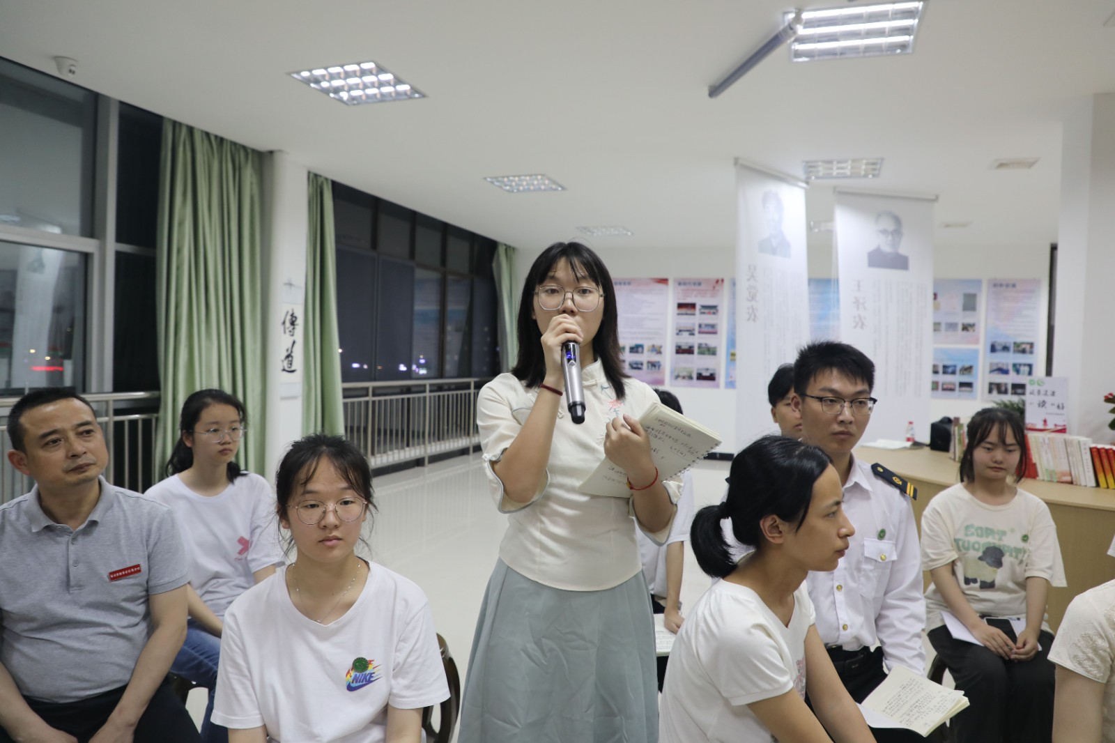 江西茶職院“草木間”思政茶座，開講啦！